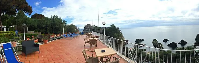 Don Felipe Boutique Ísquia